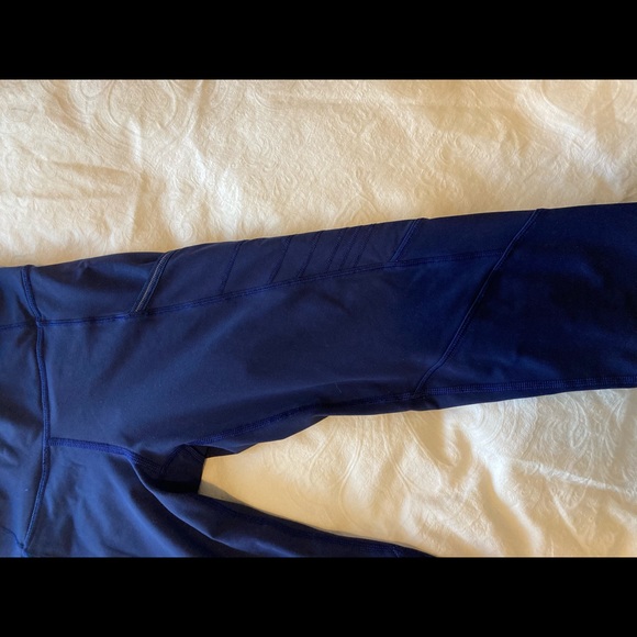 Navy blue lulu lemon pants - Picture 4 of 5